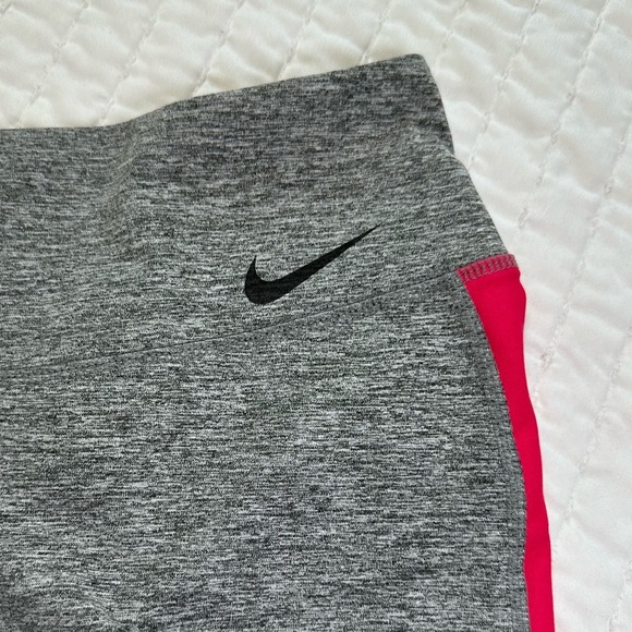 Nike Capri Workout  Leggings Dri-Fit Size M  Grey and Pink - Picture 11 of 12
